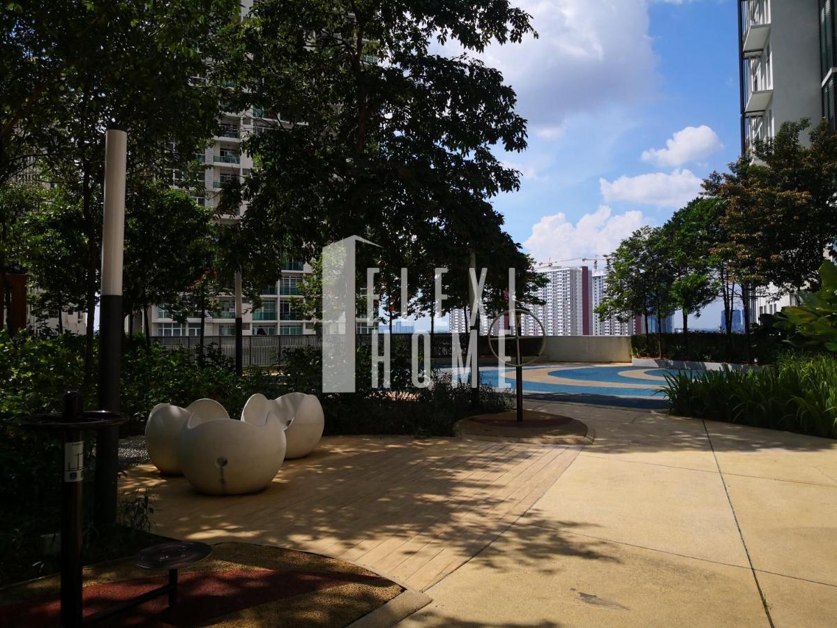 Spacious Big Room, Designed & Quiet Family Home, Eclipse In Cyberjaya By Flexihome-My Екстериор снимка